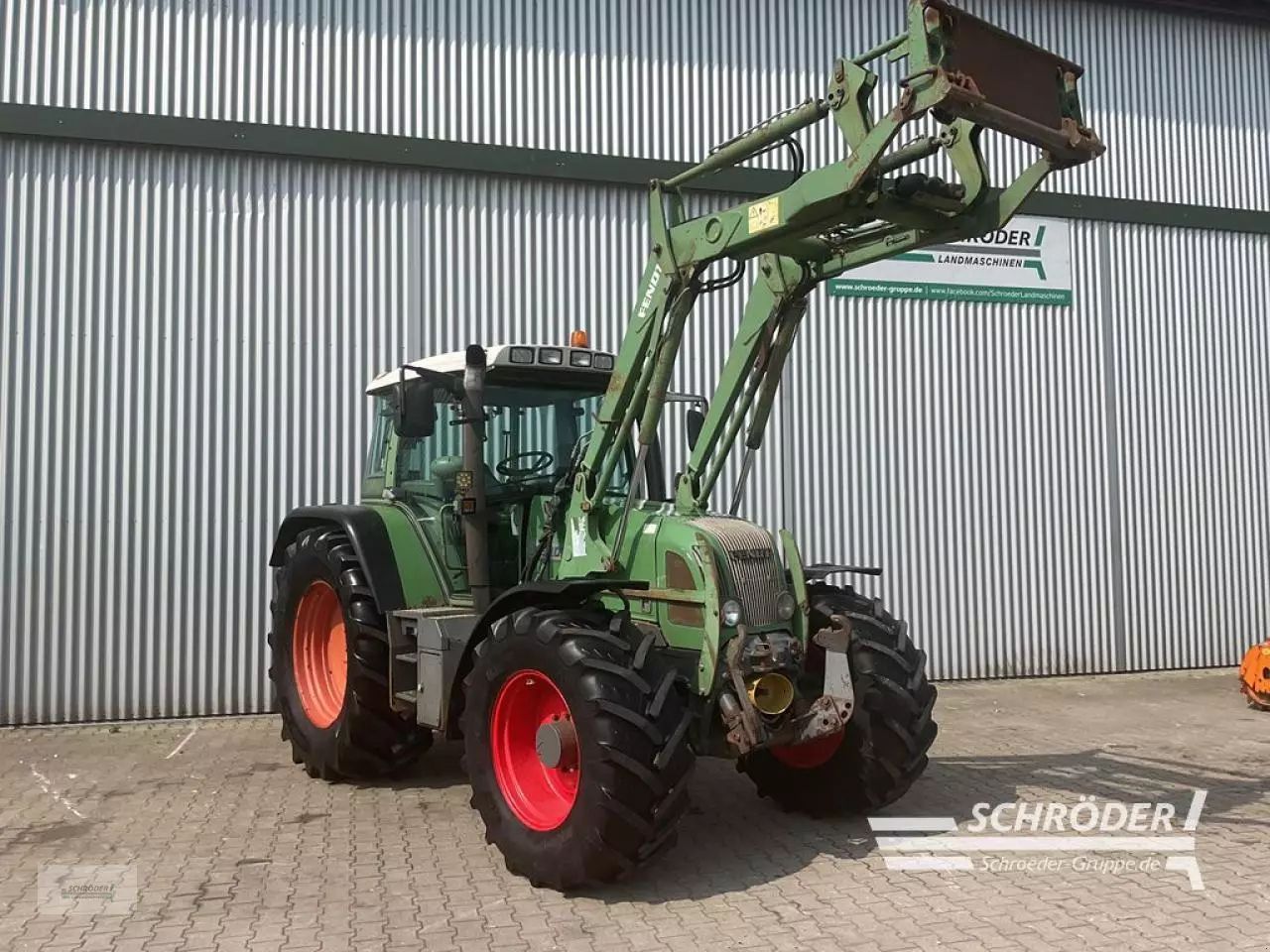 E-FARM: Fendt 712 Vario - Trattore - id MGPFYNE - 26.885 € - Anno di costruzione: 2004 - Ore: 21.054,Potenza del motore: 120,Germania