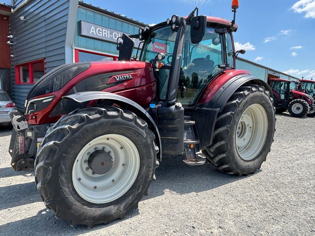 E-FARM: Valtra T174e - Tractor - id TUUKDEJ - 85.000 € - Año: 2020 - Horas: 3520,Potencia del motor: 175,Francia