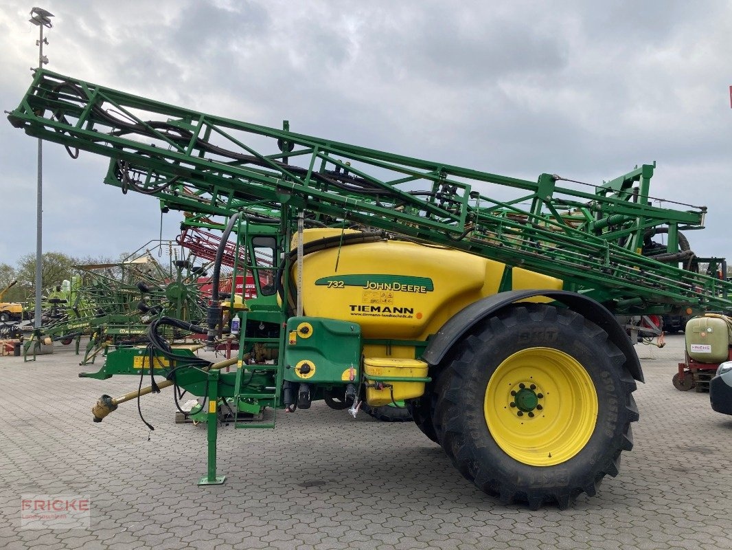 John Deere 732 sprayers €29,500