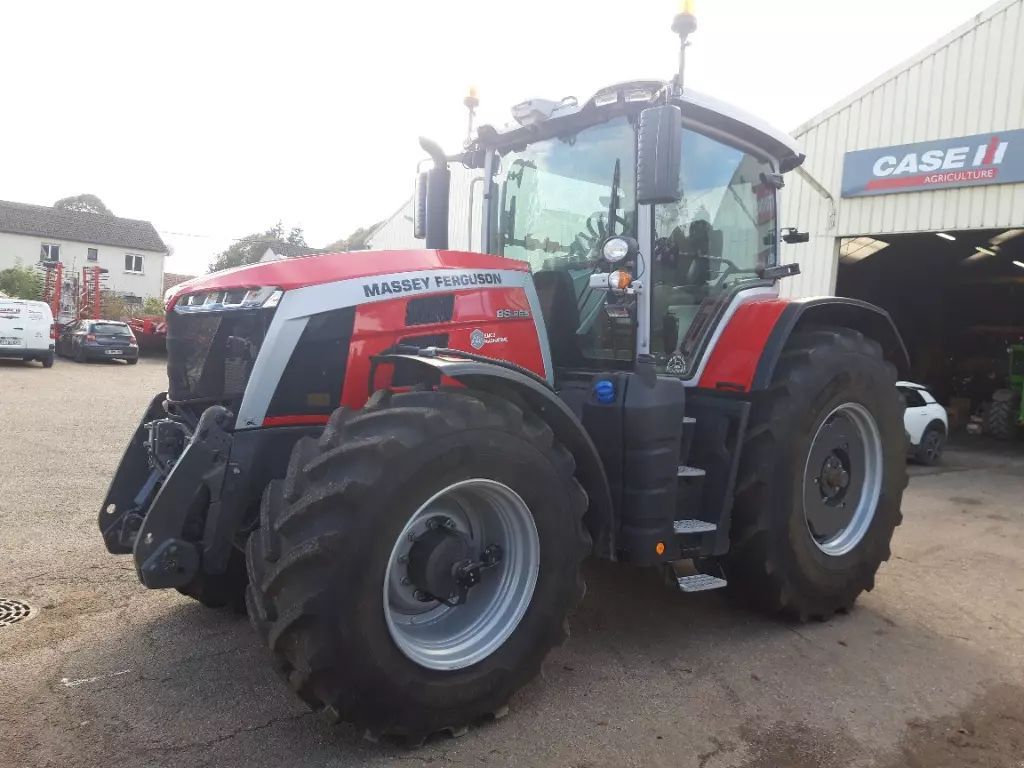 Massey Ferguson 8S.265 Exclusive Tractor 160.000 EUR