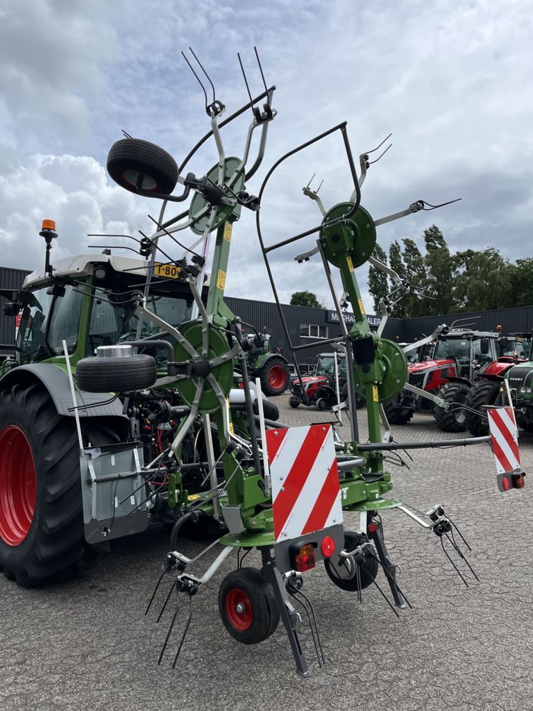 Fendt Twister 6606 DN Karuzelowy przetrząsacz do siana