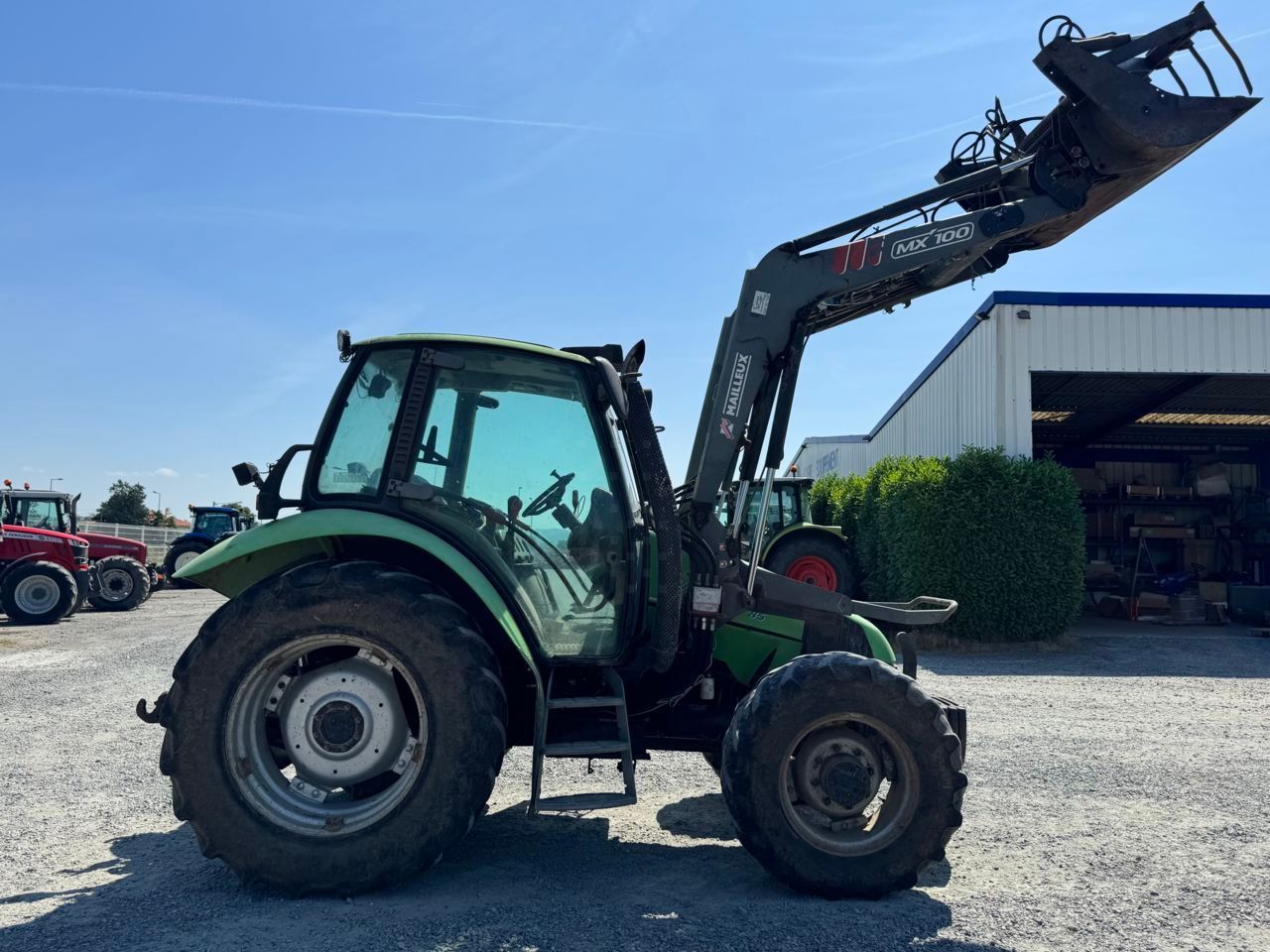 E-FARM: Deutz-Fahr Agrotron 85 - Traktor - id KWYHSB5 - 20.000 € - Baujahr: 2001 - Abgelesene Motorstunden: 10.500,Motorleistung (PS): 85,Frankreich