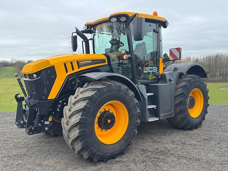 JCB Fastrac 4220 Traktori 124 359 €