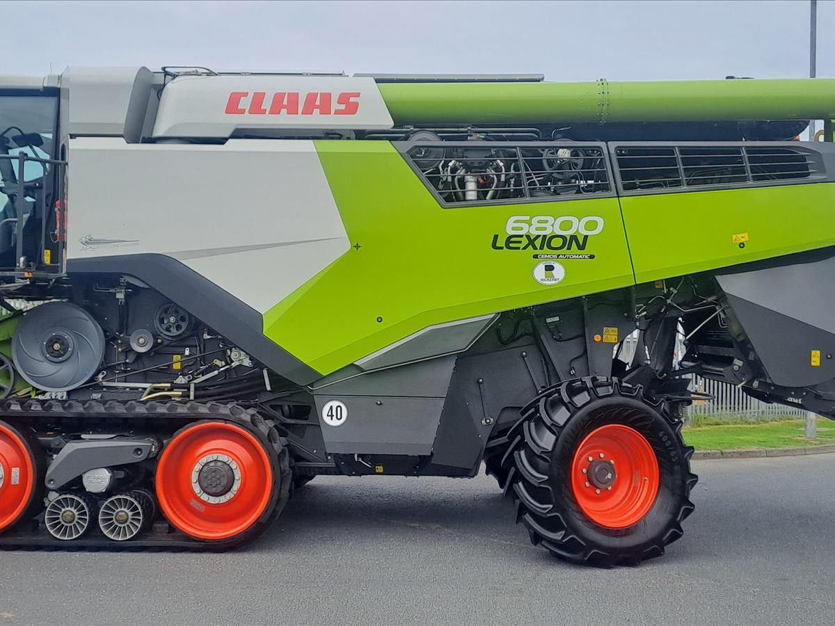 E-FARM: Claas Lexion 6800 - Combine harvester - id VJHLX6V - €334,283 - Year of construction: 2021 - Engine hours: 129,United Kingdom