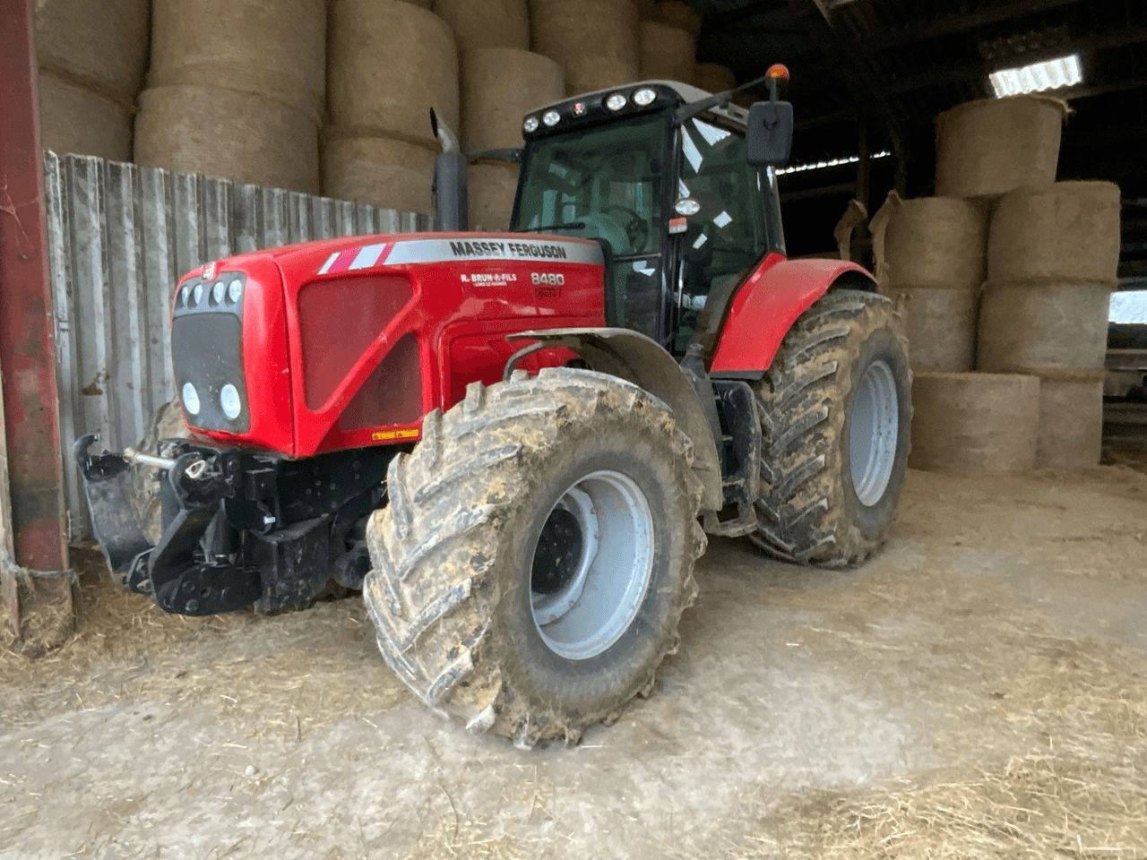 E-FARM: Massey Ferguson 8480 - Tractor - id RV673BT - 62.000 € - Año: 2008 - Horas: 5400,Potencia del motor: 290,Francia