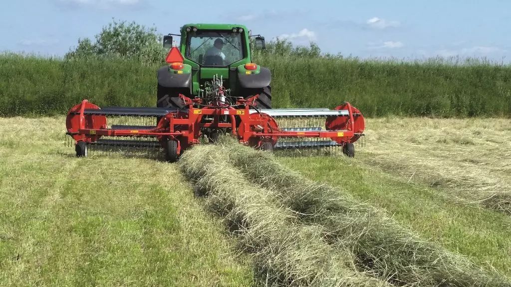 E-FARM: repossi andaineur frontal ou porté arrière 6 m disponible - Andaineur - id NDTJEBZ - 16 900 € - Année: 2023 - France