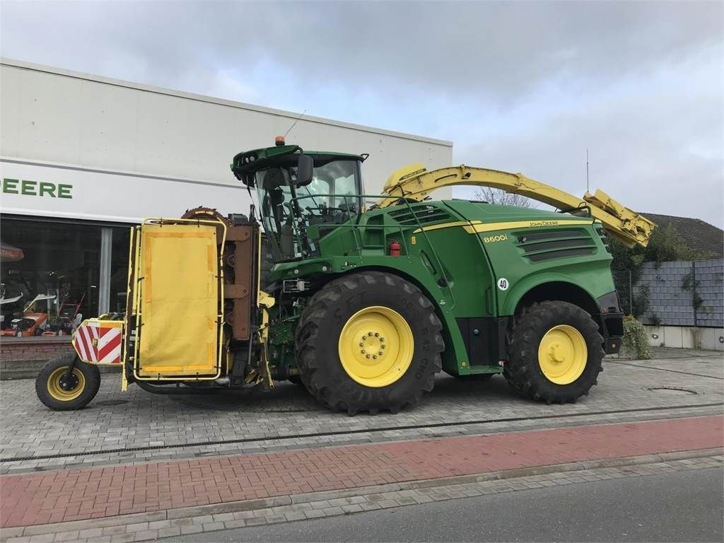 John Deere 8600 Self propelled forage harvester €169,900