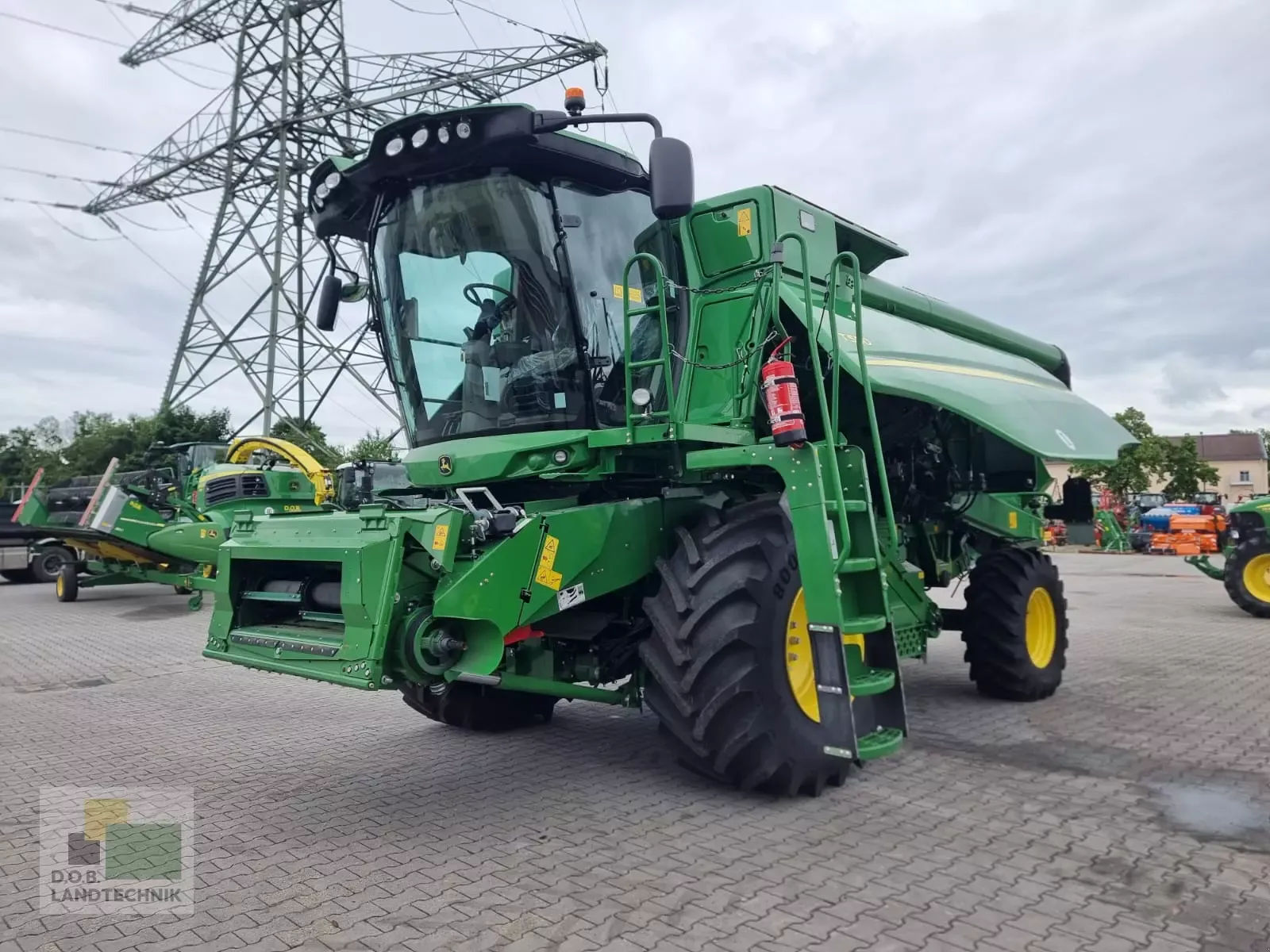 E-FARM: John Deere T 550 - Moissoneuse-batteuse - id B9FPQAZ - 229 900 € - Année: 2023 - Lecture du nombre d'heure: 12,Puissance du moteur (chevaux): 305,Allemagne