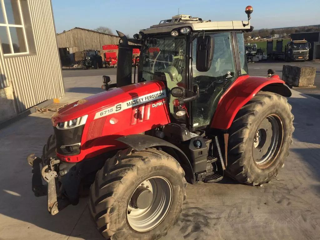 E-FARM: Massey Ferguson 6715S Dyna-VT - Tractor - id IDFH76D - €68,500 - Year of construction: 2019 - Engine hours: 5,650,Engine power (HP): 150,France