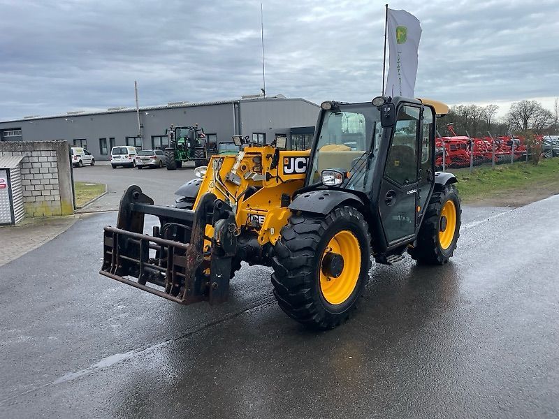 E-FARM: JCB 527-58 AGRI - Ładowacz teleskopowy - id 4UIKECS - 40 750 € - Rok produkcji: 2018 - Motogodziny: 4289,Moc silnika: 109,Niemcy