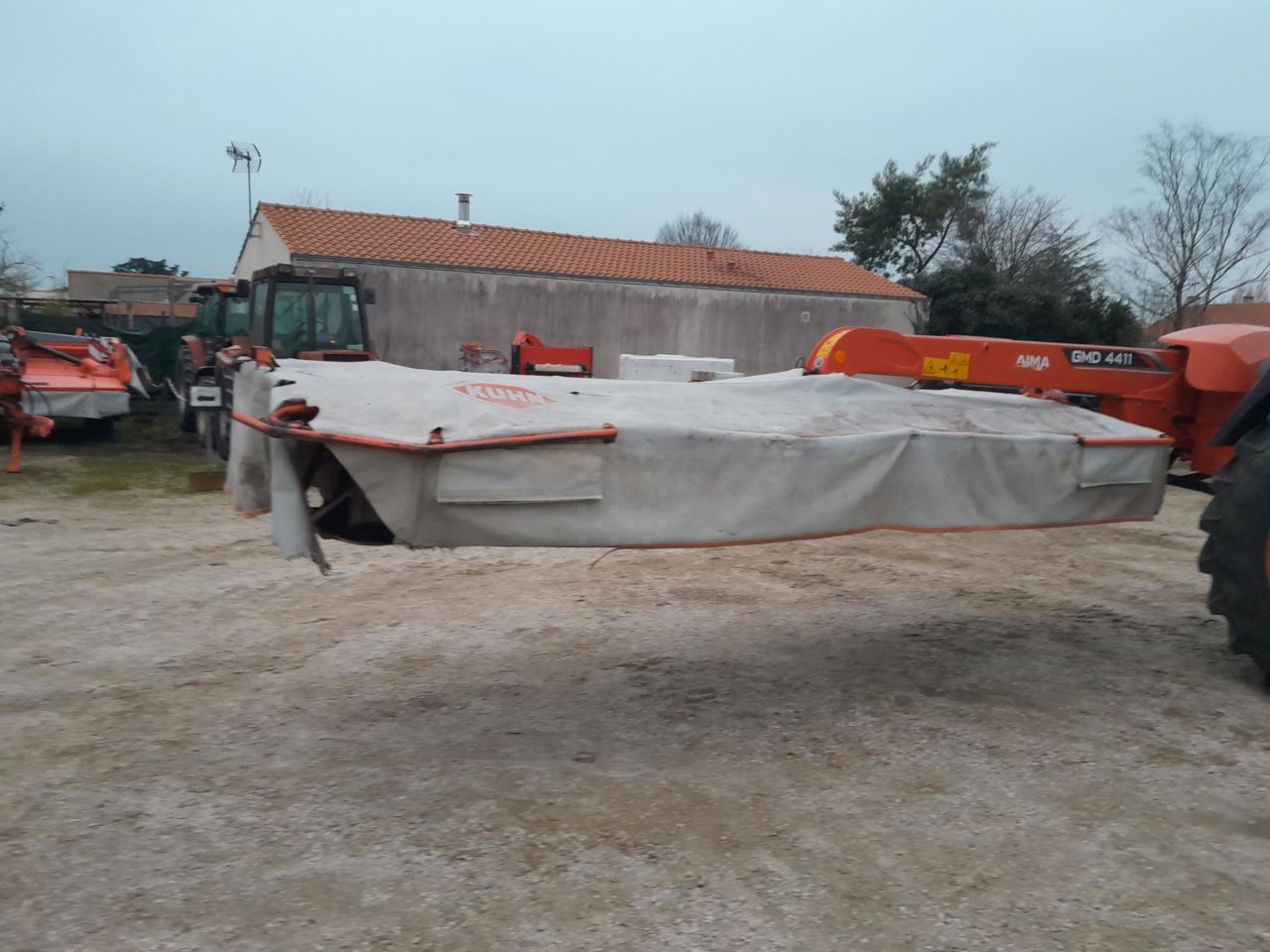 E-FARM: Kuhn GMD 4411 FF - Faucheuse - id QPYAXVX - 10 500 € - Année: 2019 - France