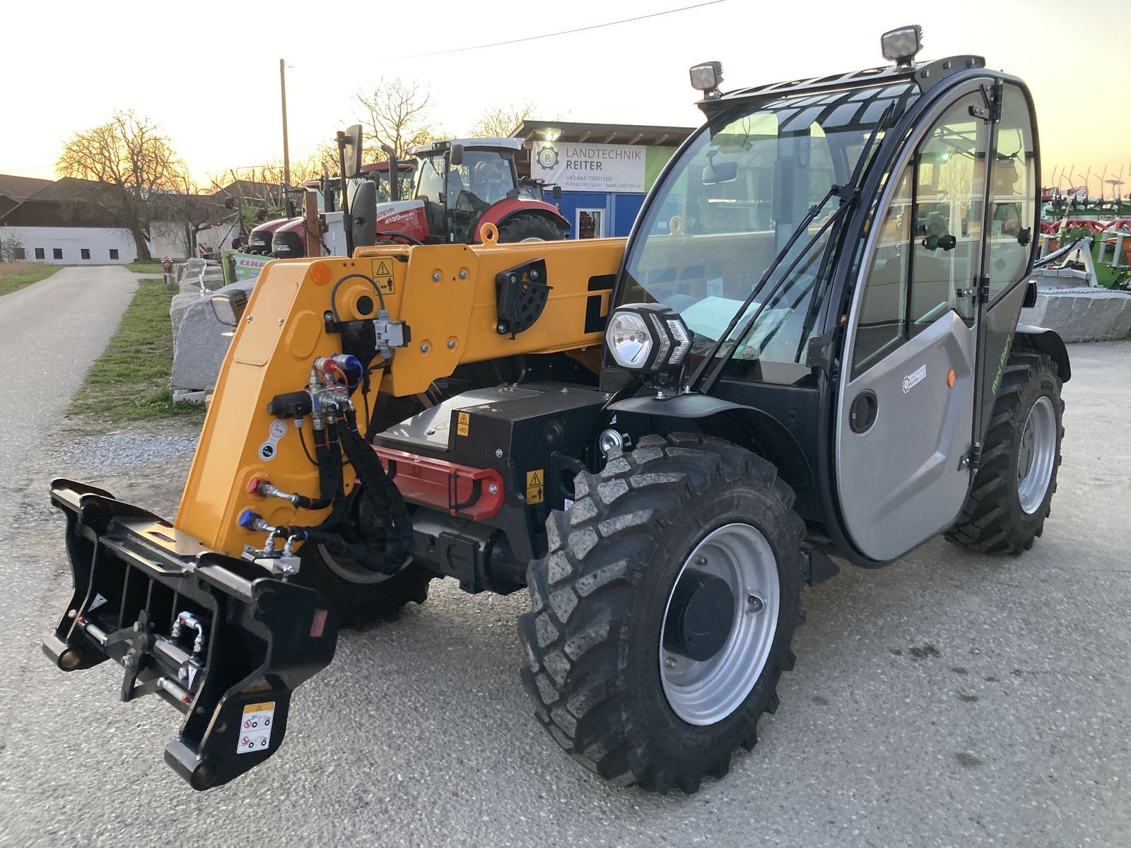 E-FARM: Dieci mini agri 26.6 - Teleszkópos rakodó - id XEUMAHV - Gyártási év: 2025 - Üzemóra (motor): 5,Motor teljesítménye (LE): 75,Ausztria