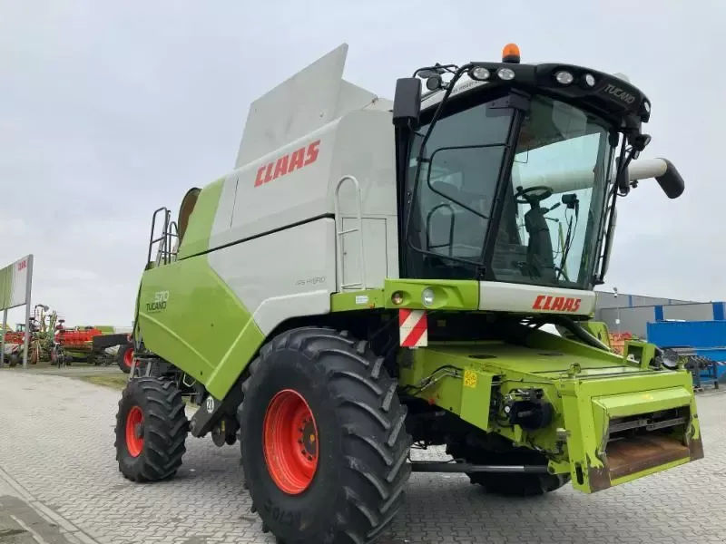 E-FARM: Claas Tucano 570 - Moissoneuse-batteuse - id 21NVUTG - Année: 2015 - Lecture du nombre d'heure: 2 515,Puissance du moteur (chevaux): 354,Allemagne