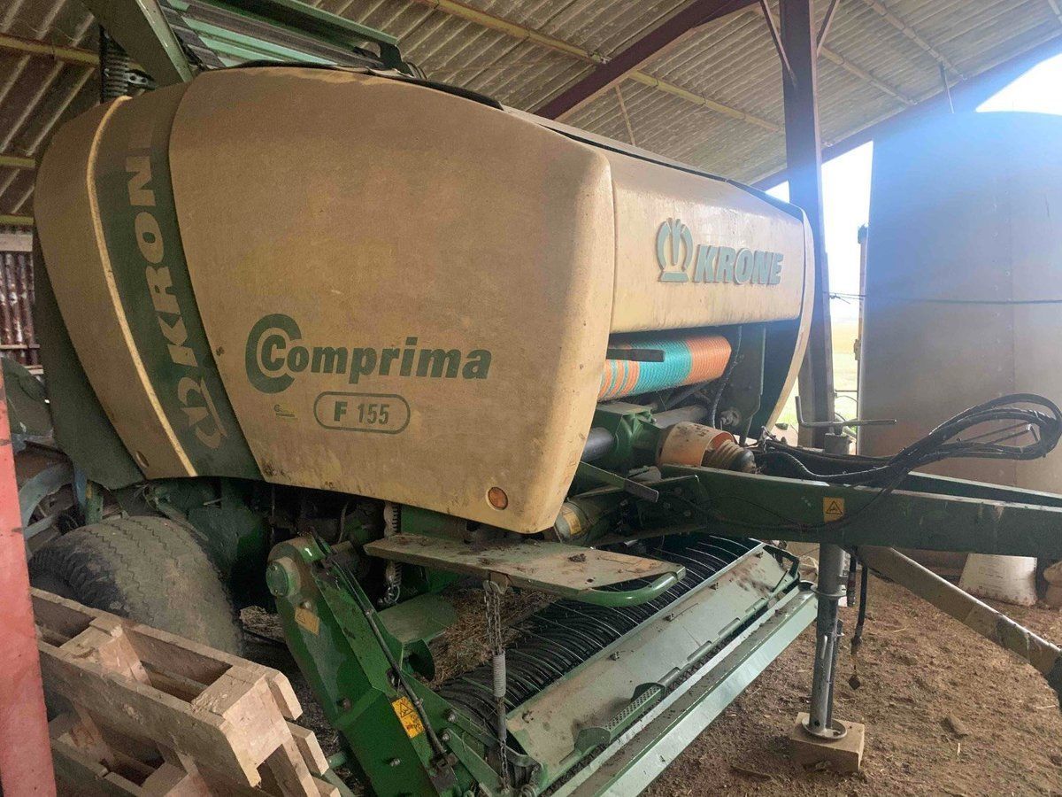 E-FARM: Krone Comprima F 155 - Ballepresser - id NCE1PEJ - 19.000 € - Produktionsår: 2013 - Samlet antal producerede baller: 22.000,Frankrig