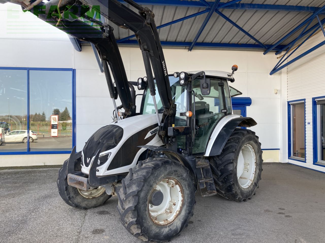 Valtra A104MH Tractor €47,500