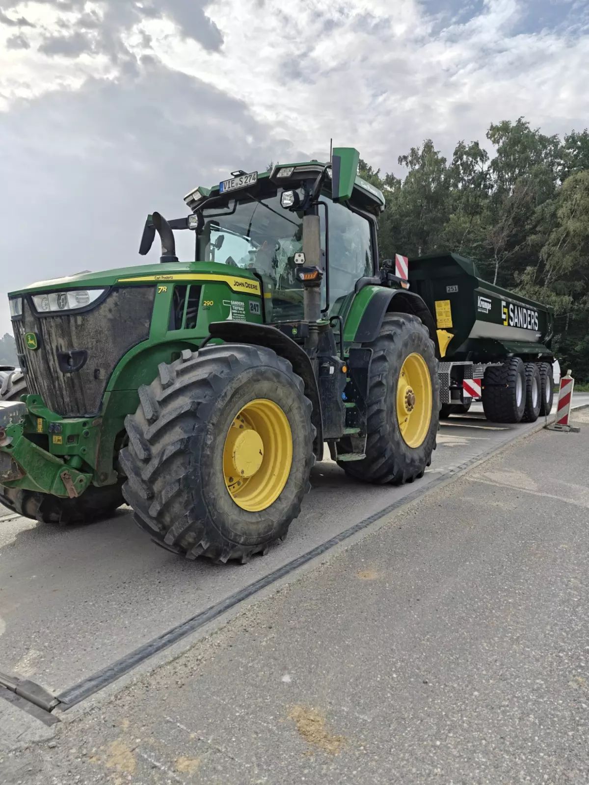 John Deere 7290 R Traktor 125 750 €