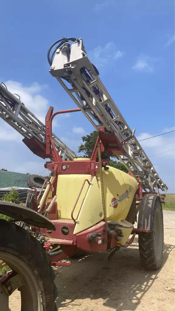 E-FARM: Hardi NAVIGATOR 4000 - Sprayer - id 5JBUPIJ - €17,000 - Year of construction: 2008 - France