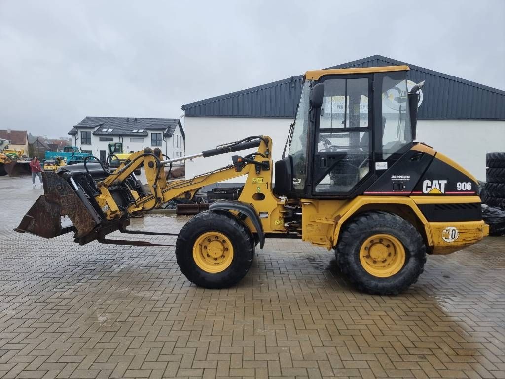 Caterpillar 906 Wheel loader €21,900