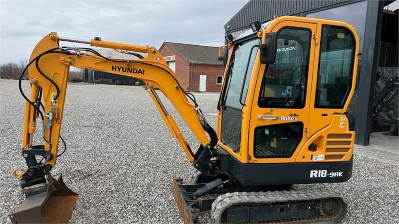 HYUNDAI r18-9ak Mini excavator €19,407