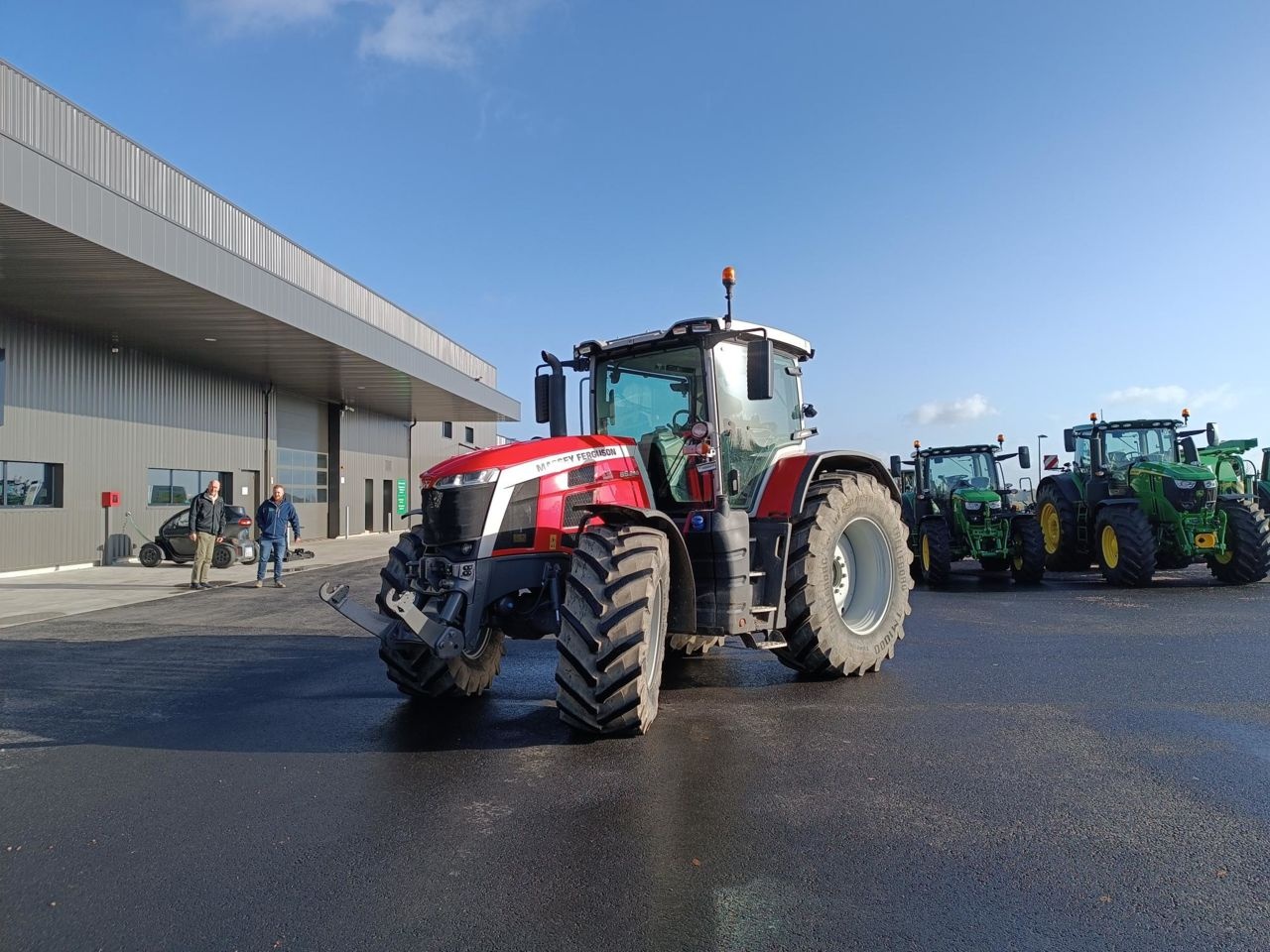 Massey Ferguson 8S.245 tractor €117,000