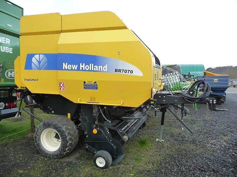 E-FARM: New Holland BR7070 Crop Cutter - Baler - id S3SHGCS - Year of construction: 2013 - Germany