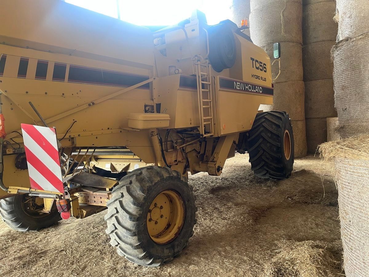 E-FARM: New Holland TC 56 - Cosechadora - id 6ABX5Q4 - Año: 1995 - Horas: 3500,Francia