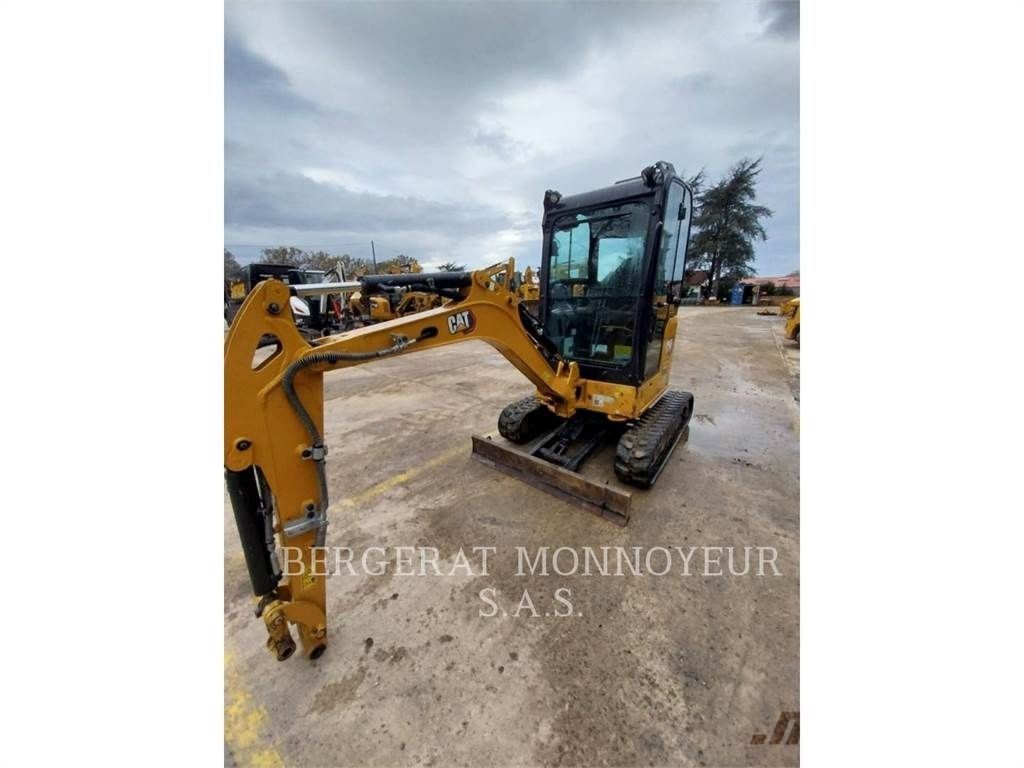 E-FARM: Caterpillar 302 - Koparka gąsienicowa - id RL6UPPT - 27 000 € - Rok produkcji: 2022 - Francja