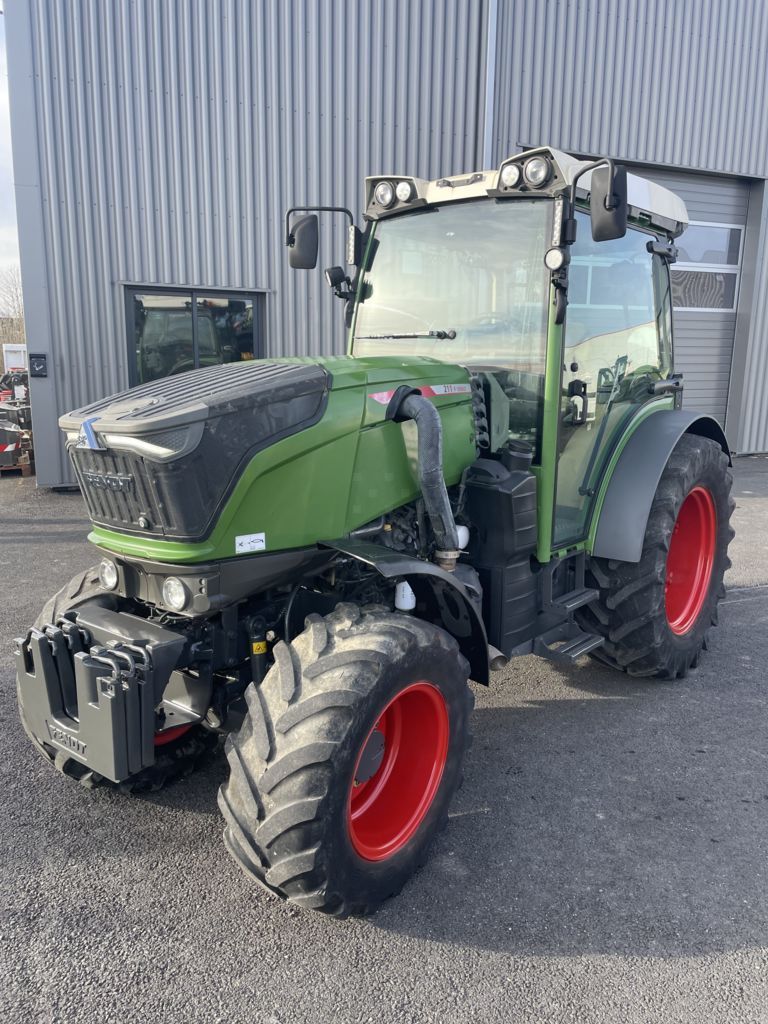E-FARM: Fendt 211 Vario - Трактор - id PUA7MYQ - 85 000 € - Година на построяване: 2021 - Работни часове на двигателя: 3172,Мощност на двигателя (HP): 110,Франция