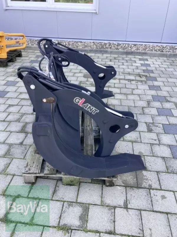 E-FARM: Giant giant holzgreifer mit std aufn - Adjunto - id RHSYKRF - 2800 € - Año: 2023 - Alemania
