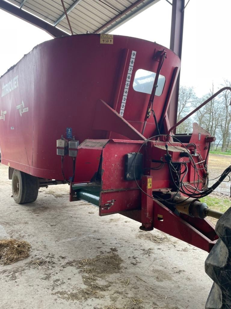 TRIOLIET Solomix 2-2400 Mixer feeder €9,800