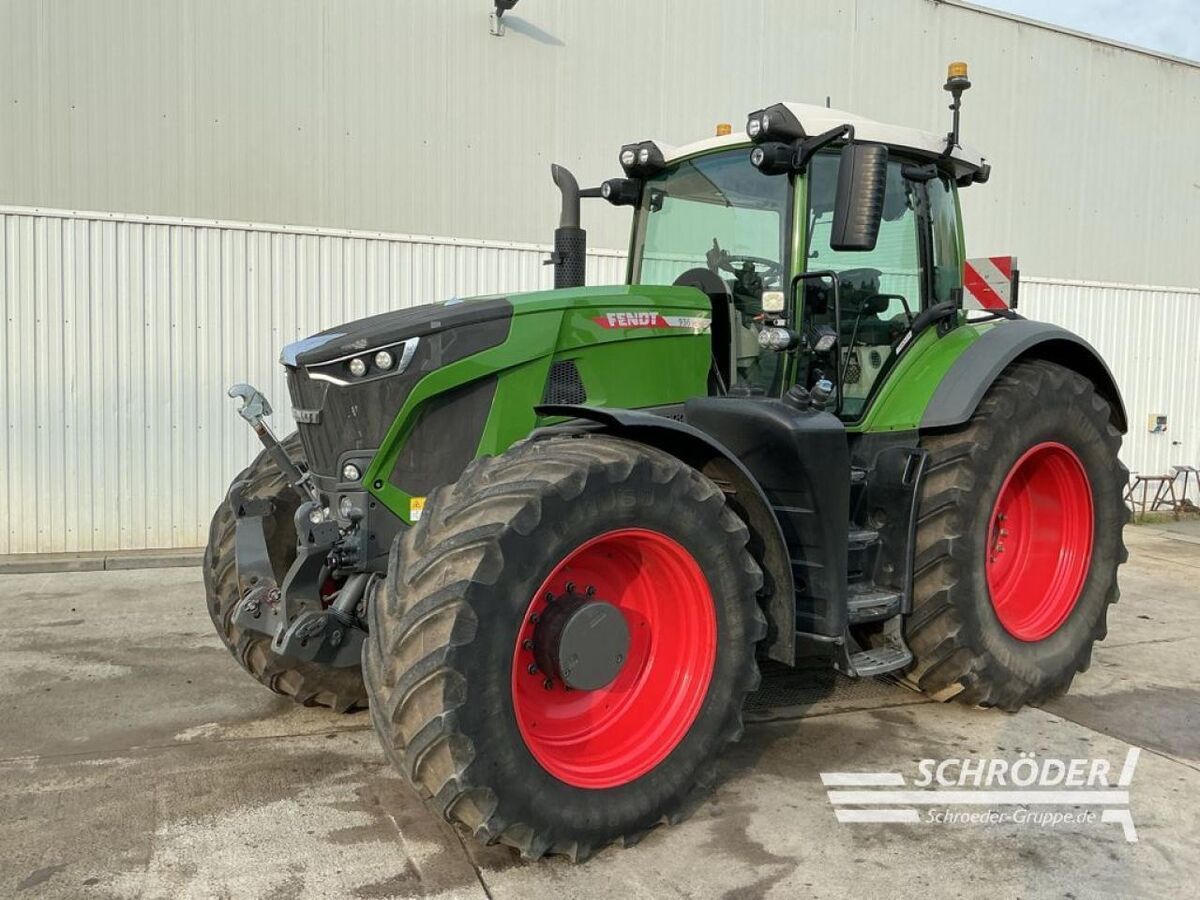 Fendt 936 Vario Profi Plus Tractor €241,885