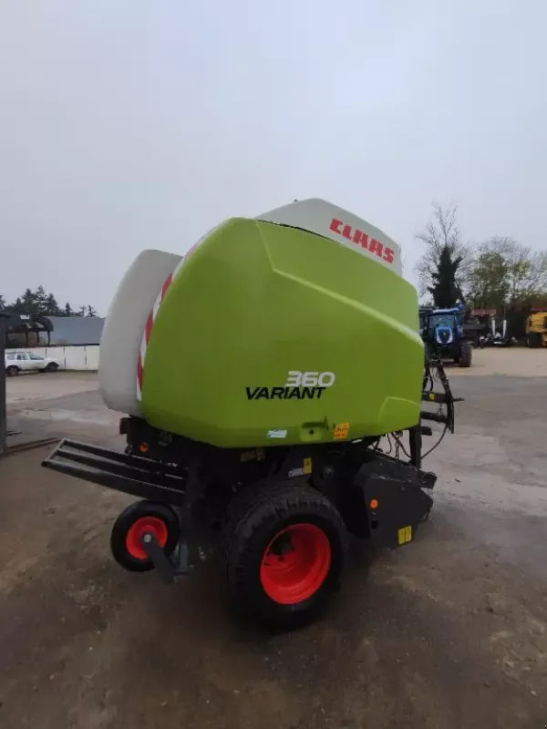 E-FARM: Claas variant 360 - Baler - id SUZPDNB - Year of construction: 2011 - France