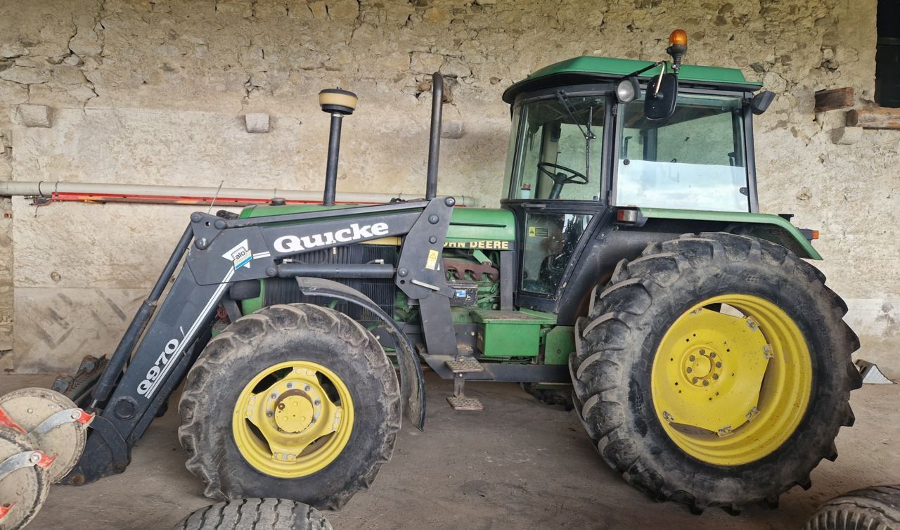 E-FARM: John Deere 3350 - Tractor - id HLYWQPK - €27,000 - Year of construction: 1992 - Engine hours: 6,500,Engine power (HP): 100,France