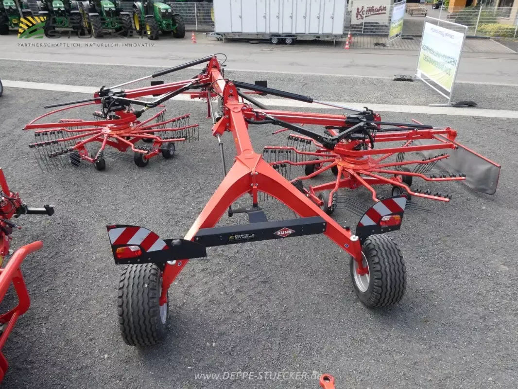 E-FARM: Kuhn GA 8030 - Andaineur - id BBFFNK6 - 28 500 € - Année: 2022 - Allemagne