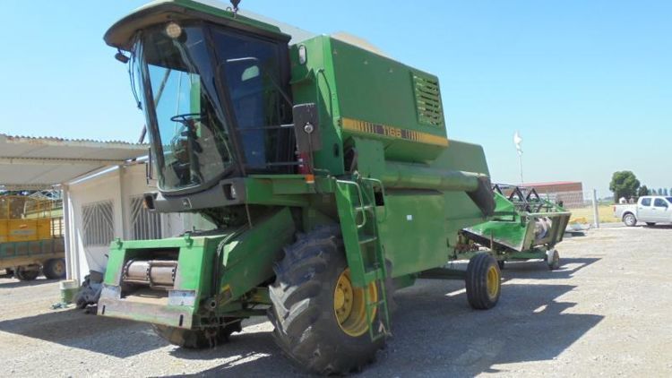 E-FARM: John Deere 1166 - Mähdrescher - id UUGVFM4 - 24.000 € - Baujahr: 1989 - Spanien