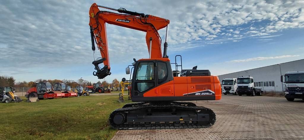 Doosan dx 225 lc-7 Crawler excavator €165,000