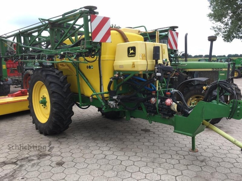 John Deere 638 # 3800l/27m sprayers €8,000