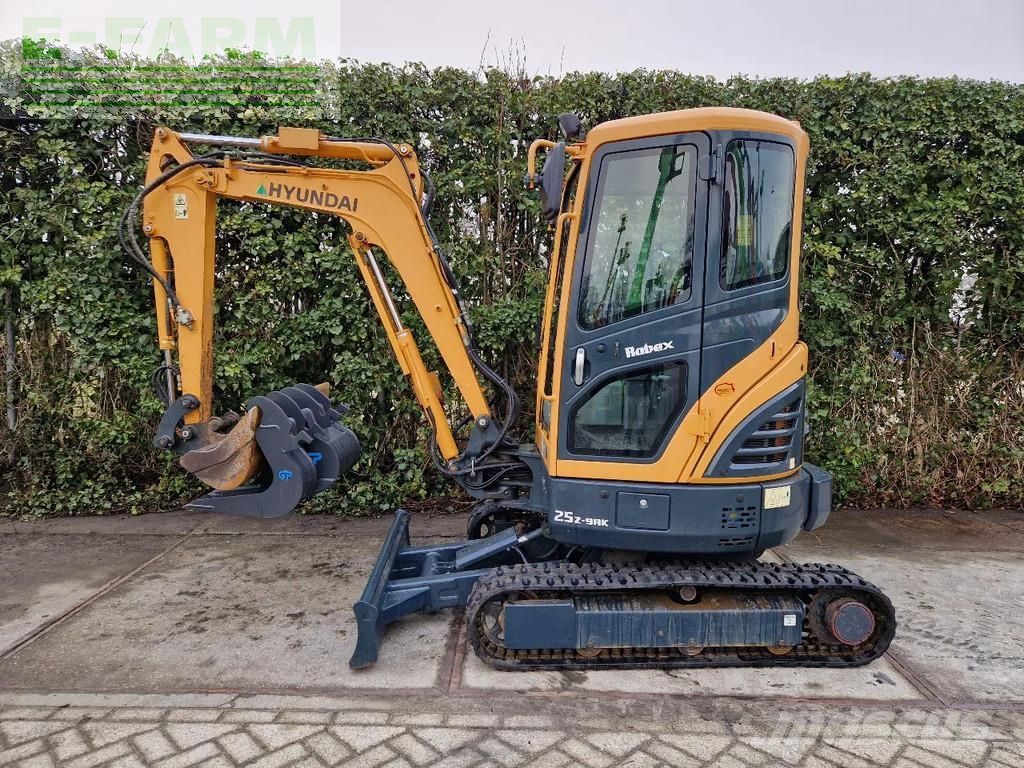 HYUNDAI 25z-9ak Mini excavator €17,750