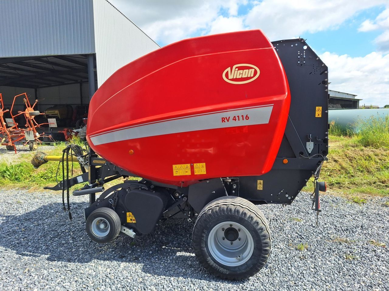 E-FARM: Vicon RV 4116 - Ballenpresse - id GGBWFLA - 15.500 € - Baujahr: 2013 - Ballenanzahl: 14.200,Frankreich