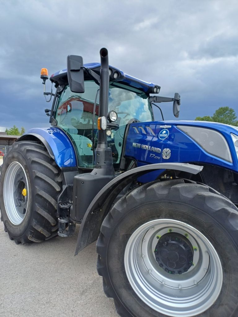 E-FARM: New Holland T7.270 - Tractor - id 8TPAVNS - €148,000 - Year of construction: 2023 - Engine hours: 1,350,Engine power (HP): 240,France