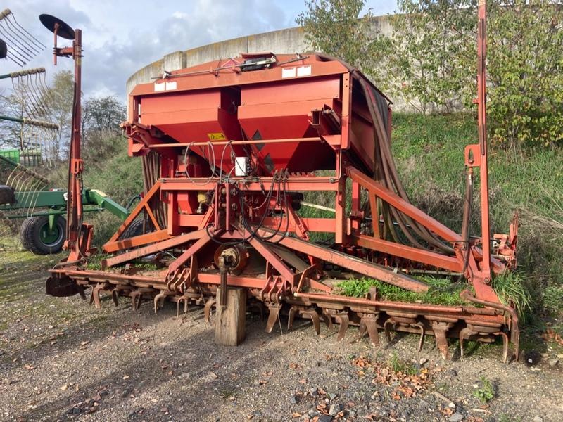 Kuhn Megant 450-32 drill 6 000 €