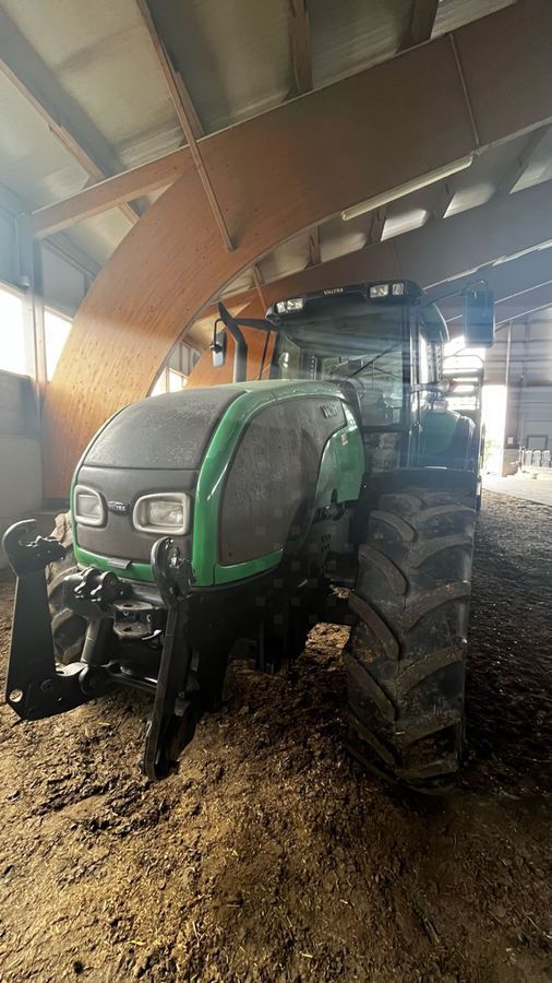 E-FARM: Valtra T120 - Tractor - id ANF2AKI - Año: 2006 - Horas: 8000,Potencia del motor: 120,Francia