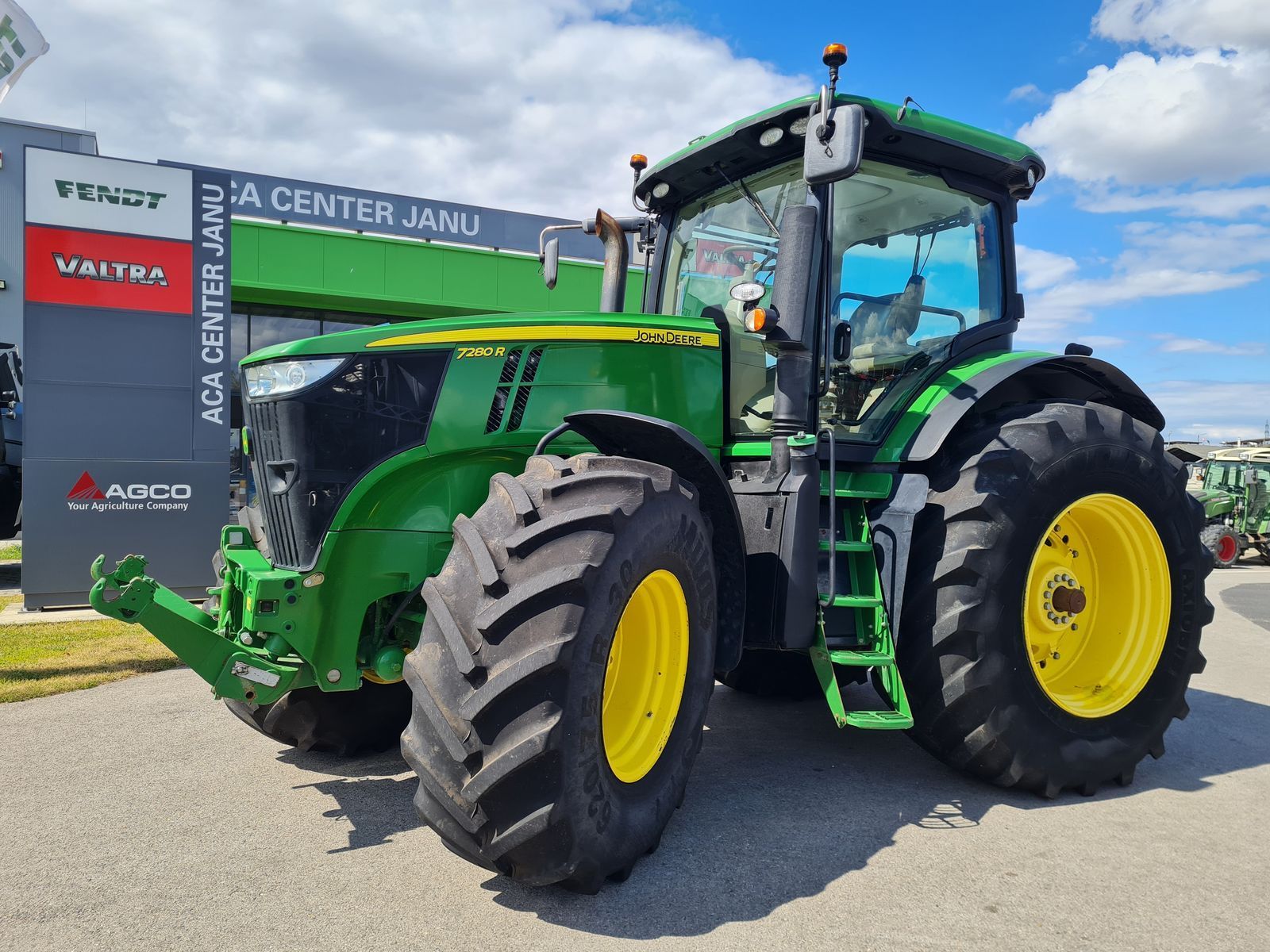 John Deere 7280 R Tractor €97,000