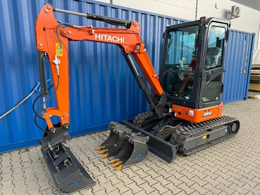 Hitachi ZX26U-6 Мини-экскаватор 33 000 €
