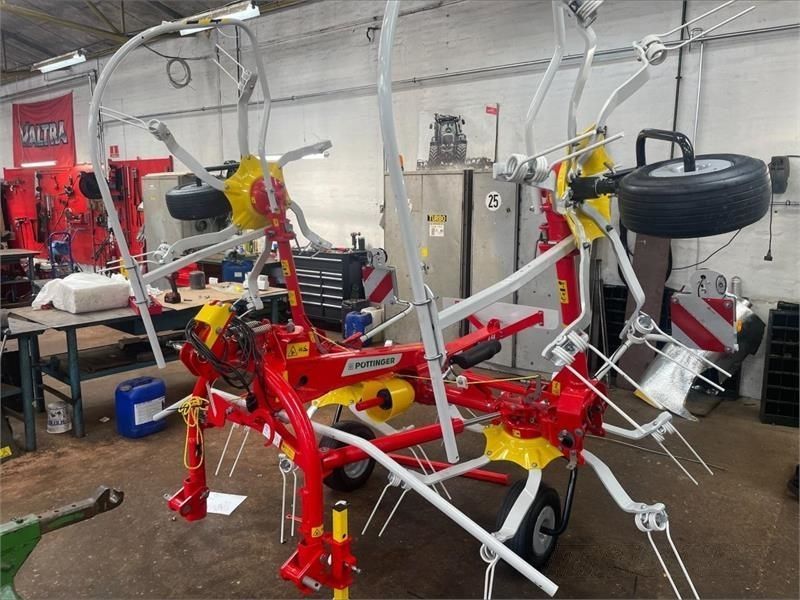 Pöttinger Hit 4.54 Karuzelowy przetrząsacz do siana 9348 €