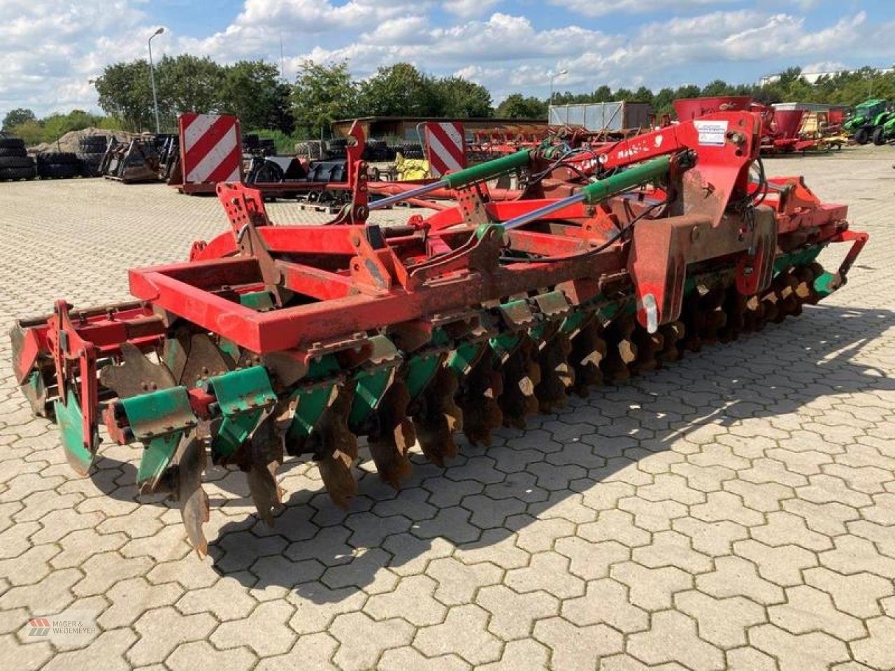 sonstige agro-masz bt50 compactdischarrow €7,500