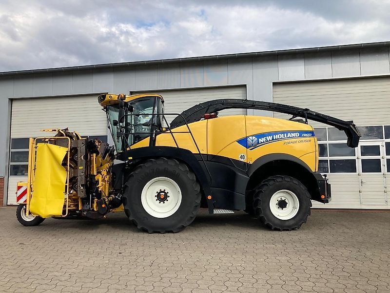 New Holland FR 650 Self propelled forage harvester