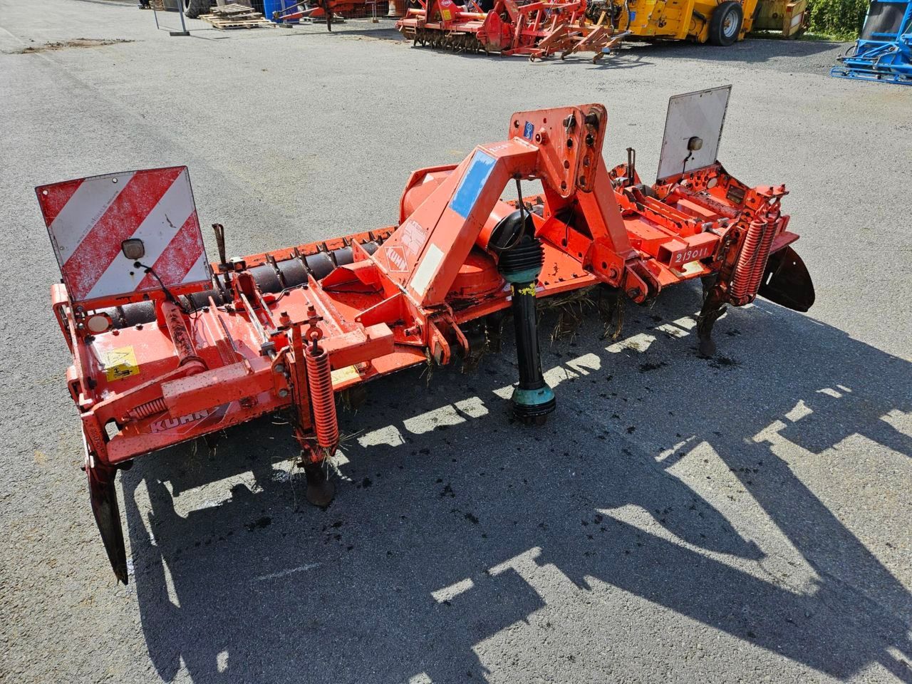 E-FARM: Kuhn hr 304 - Herse rotative - id FL2NNN3 - 5 300 € - Année: 2011 - France