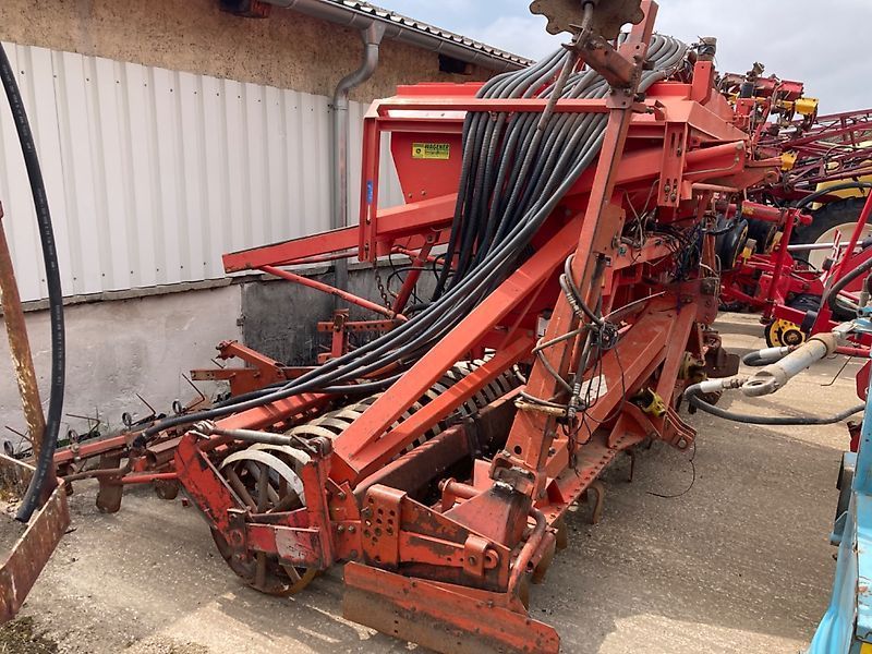 E-FARM: Kuhn hrb 450 + rauch venta al *schleppschar* - Semoir - id EUMKJWD - 4 000 € - Année: 1995 - Allemagne