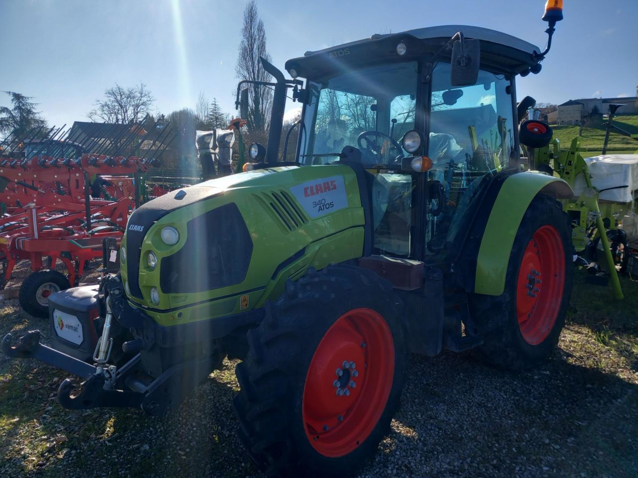 E-FARM: Claas Atos 340 - Tractor - id TXD4JXI - €39,900 - Year of construction: 2017 - Engine hours: 3,000,Engine power (HP): 100,France